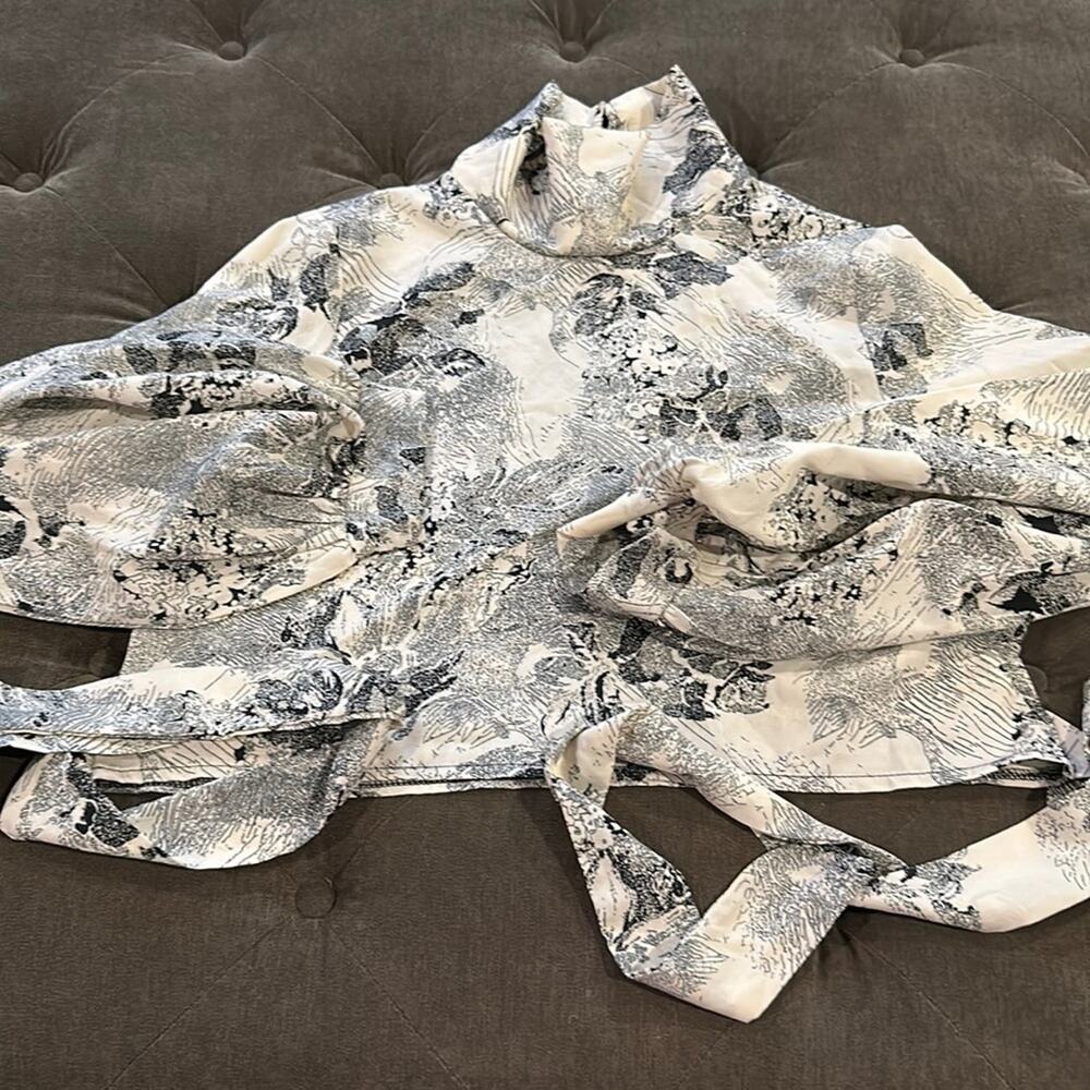 SHEIN blouse crop with ties & large neck size large NWOT